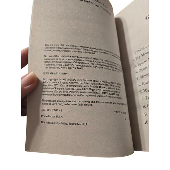 MAGIC TREE HOUSE #8 MIDNIGHT ON THE MOON Mary Pope Osborne Chapter Book - Picture 7 of 9